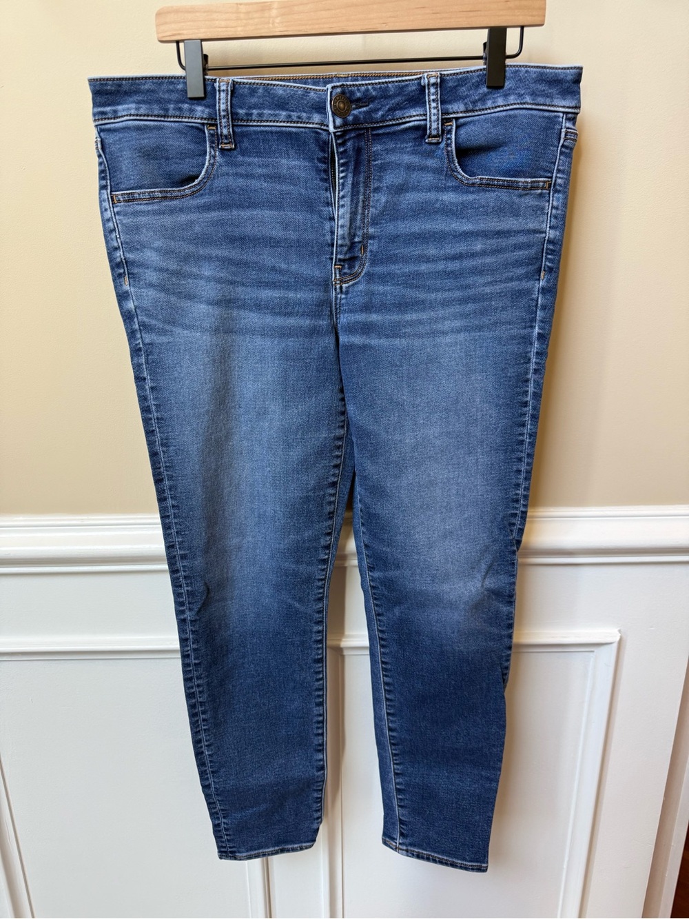 American Eagle Outfitters Women's Ankle Crop Stretch Jeans - Medium Blue Wash